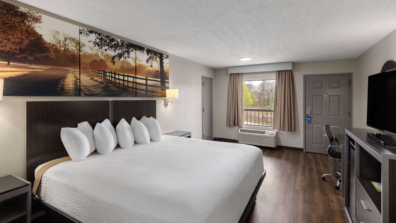 Photo of Bedroom in Childersburg