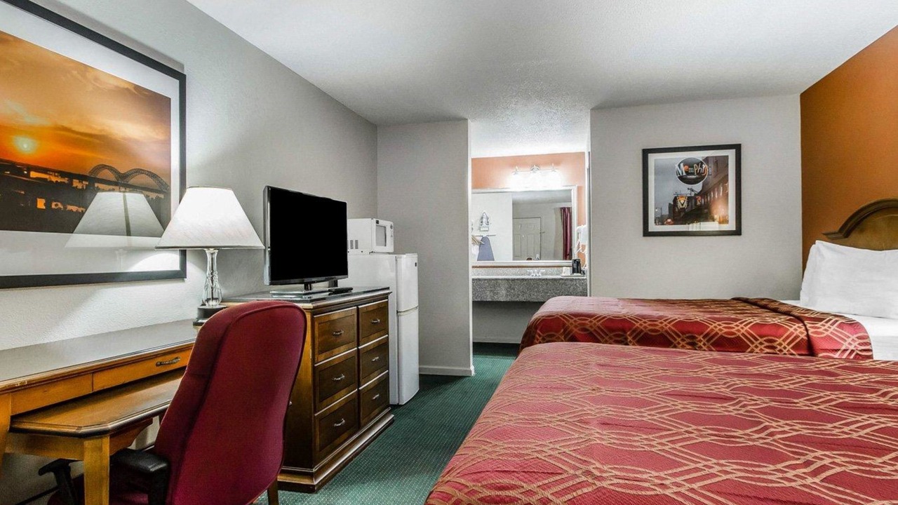 Photo of Bedroom in Enterprise