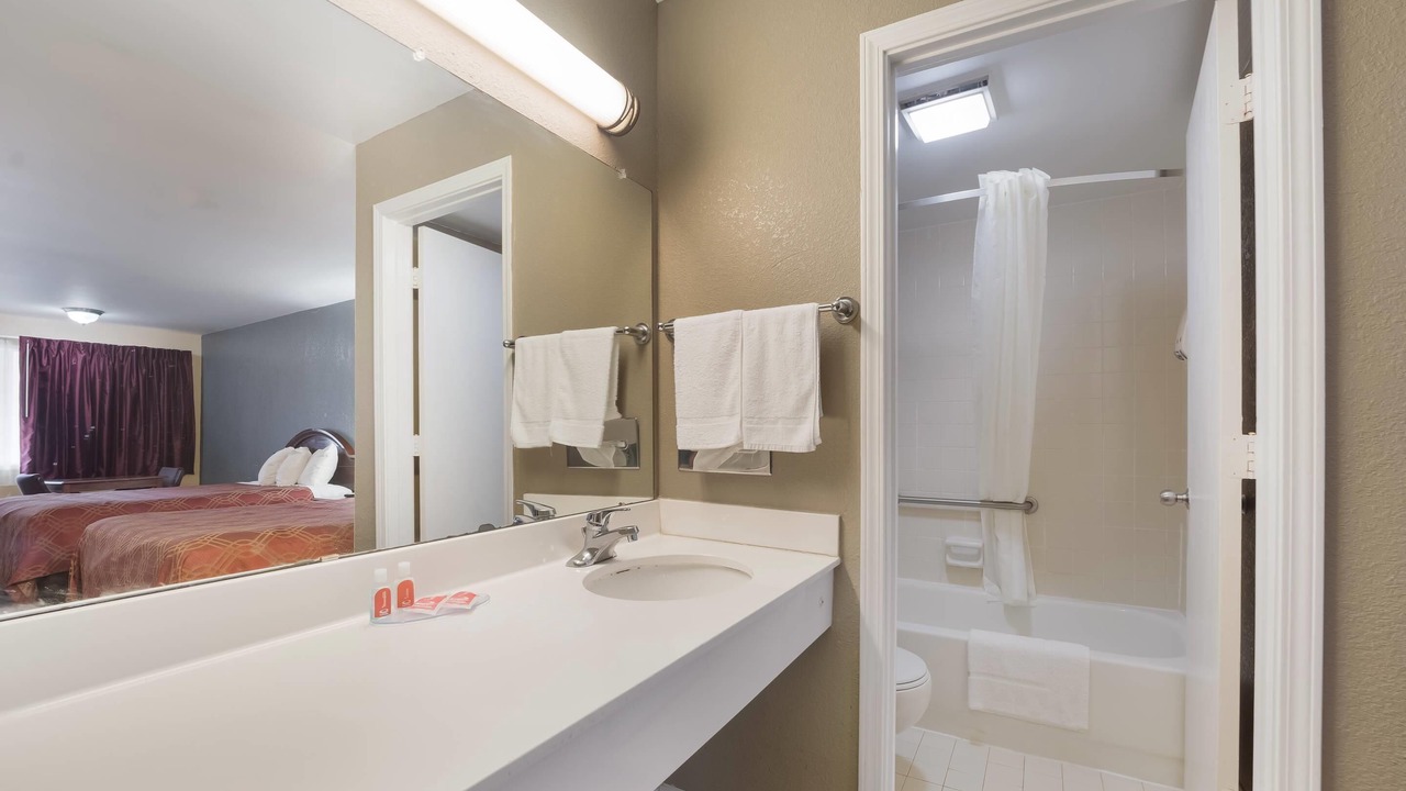 Photo of Bedroom in Thomaston