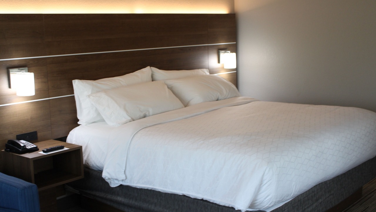 Photo of Bedroom in Enterprise