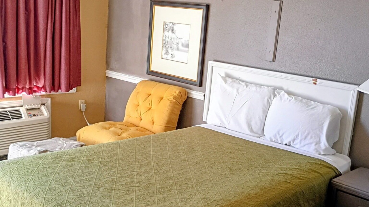 Photo of Bedroom in Demopolis