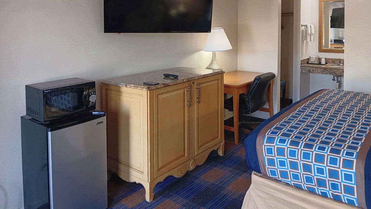 Photo of Bedroom in Lake City