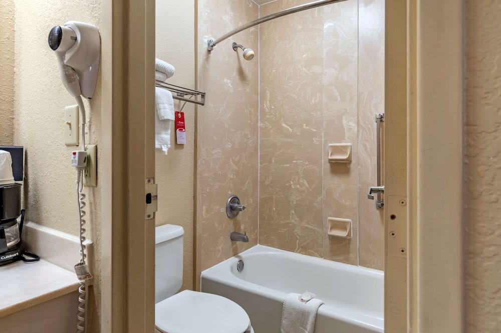 Photo of Bathroom in Cordele