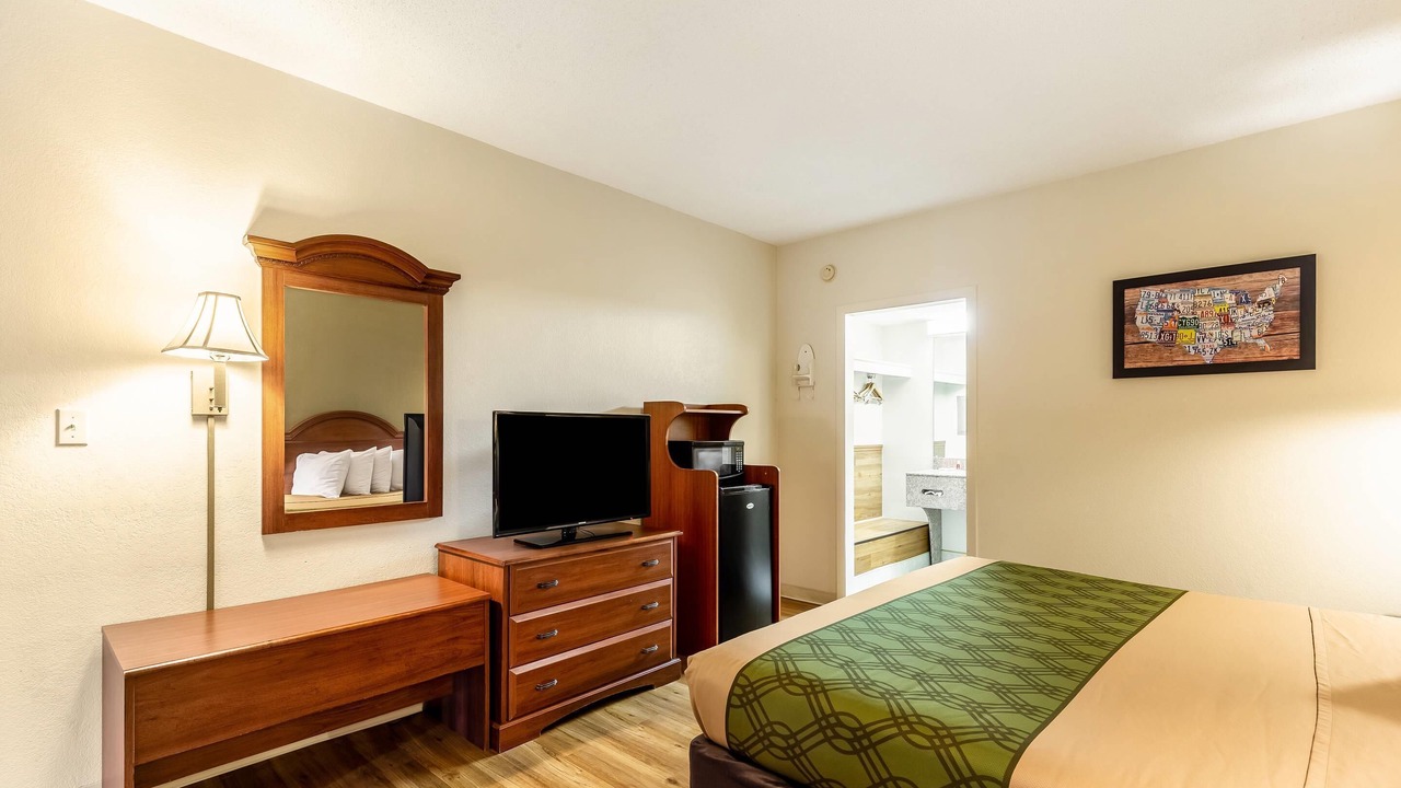 Photo of Bedroom in Lake City