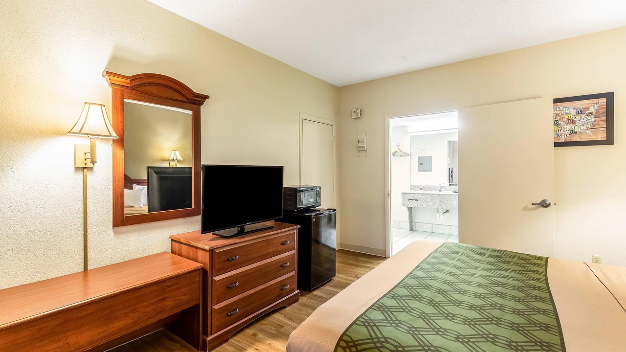 Photo of Bedroom in Lake City
