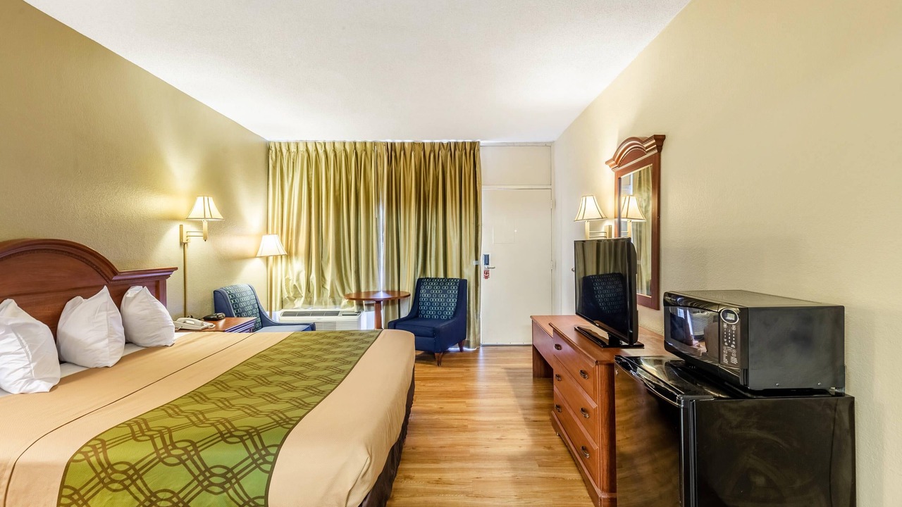 Photo of Bedroom in Lake City