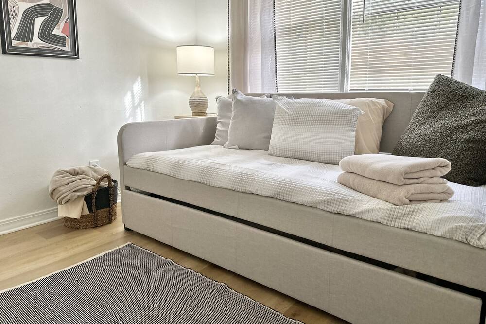 Photo of Livingroom in Avondale