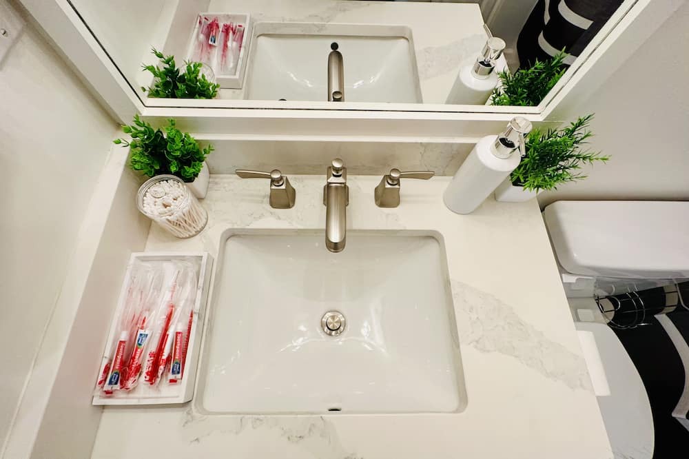 Photo of Bathroom in Gunter Afs