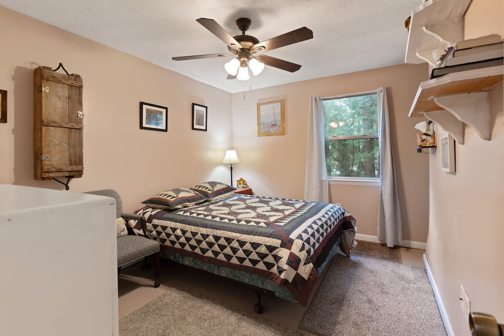 Photo of Bedroom in Dock Junction