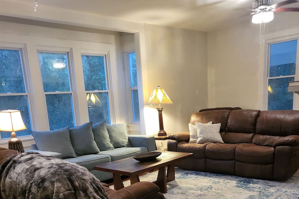 Photo of Livingroom in Elberta