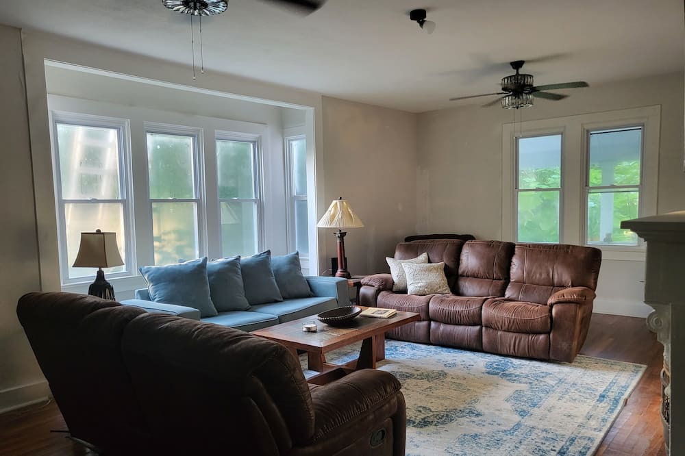 Photo of Livingroom in Elberta