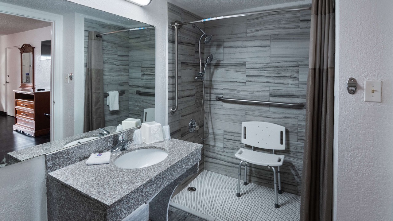 Photo of Bathroom in Gunter Afs