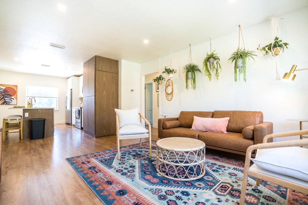Photo of Livingroom in Five Points
