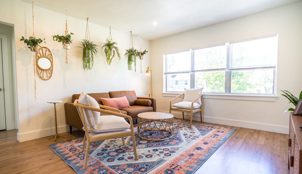 Photo of Livingroom in Five Points