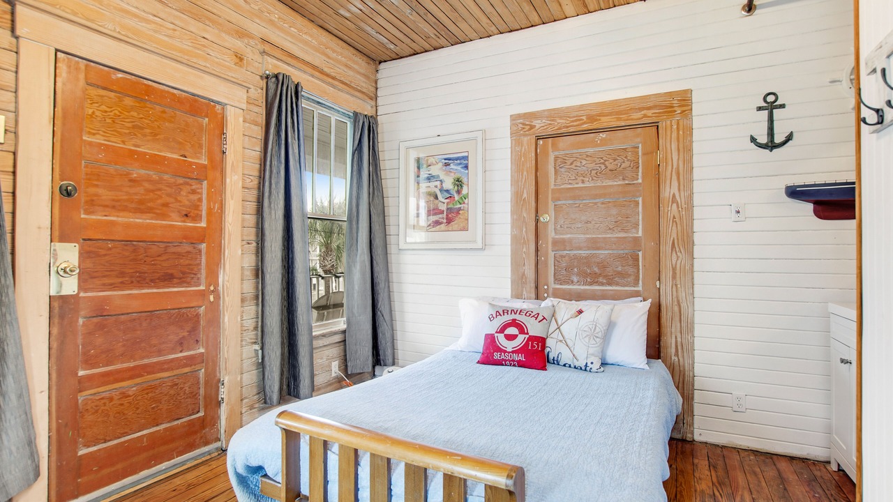 Photo of Bedroom in Tybee Island
