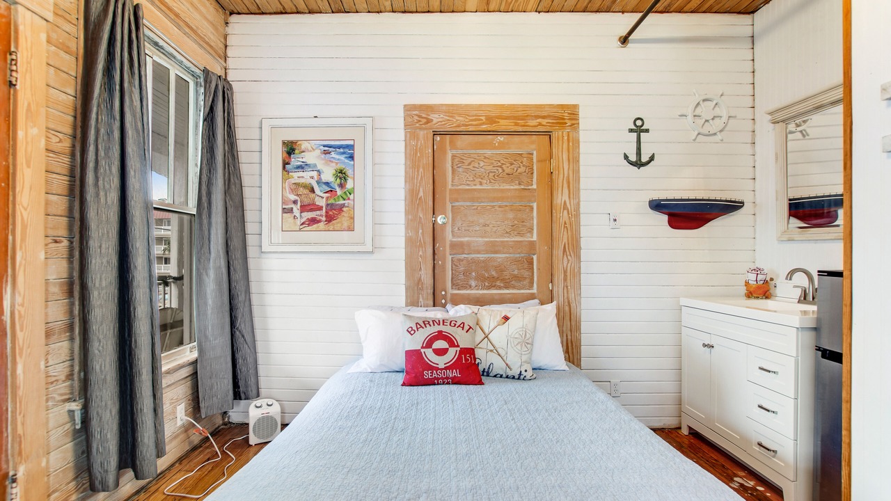 Photo of Bedroom in Tybee Island