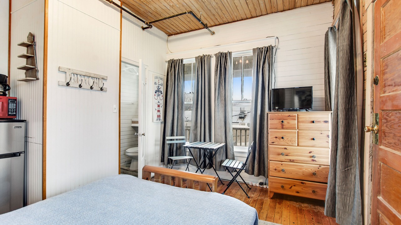 Photo of Bedroom in Tybee Island
