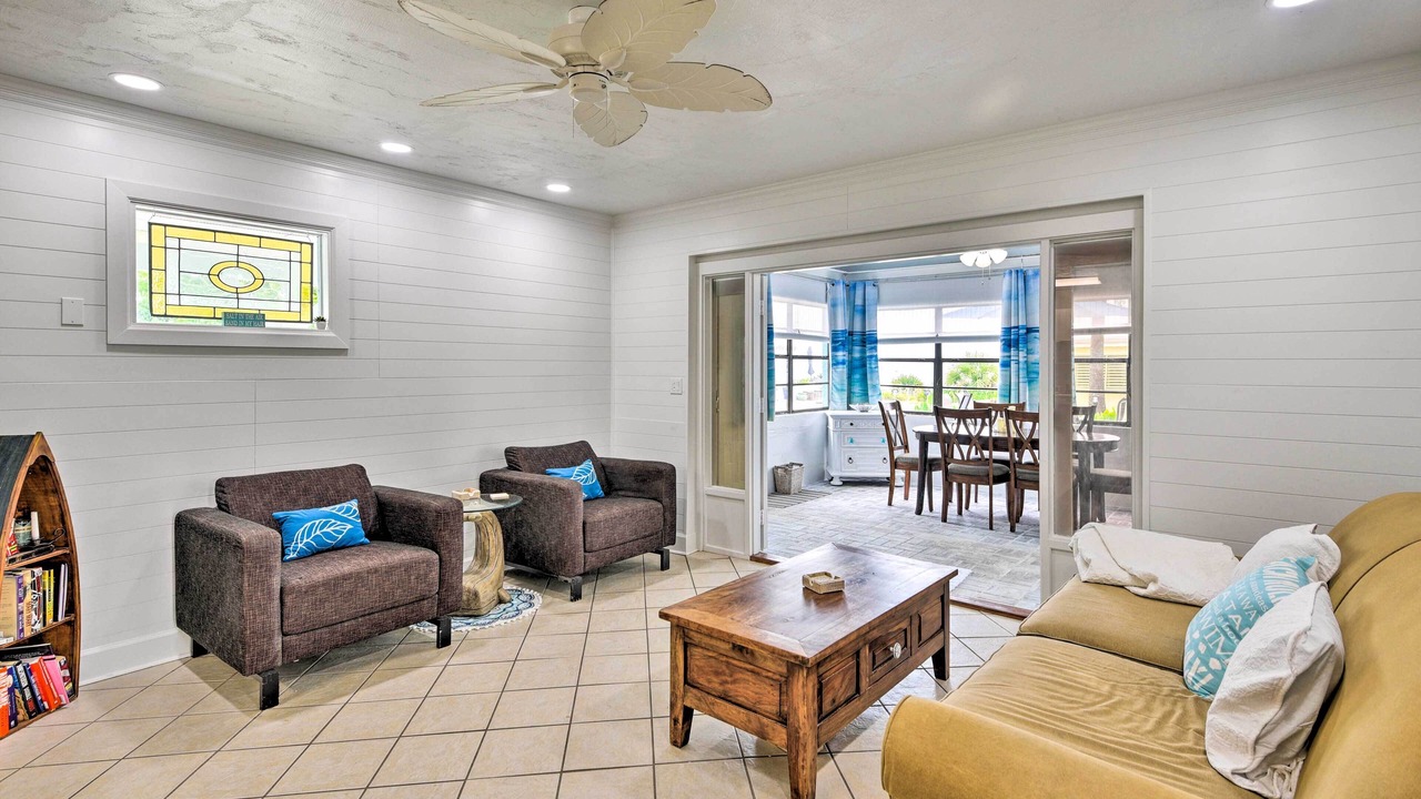 Photo of Livingroom in Neptune