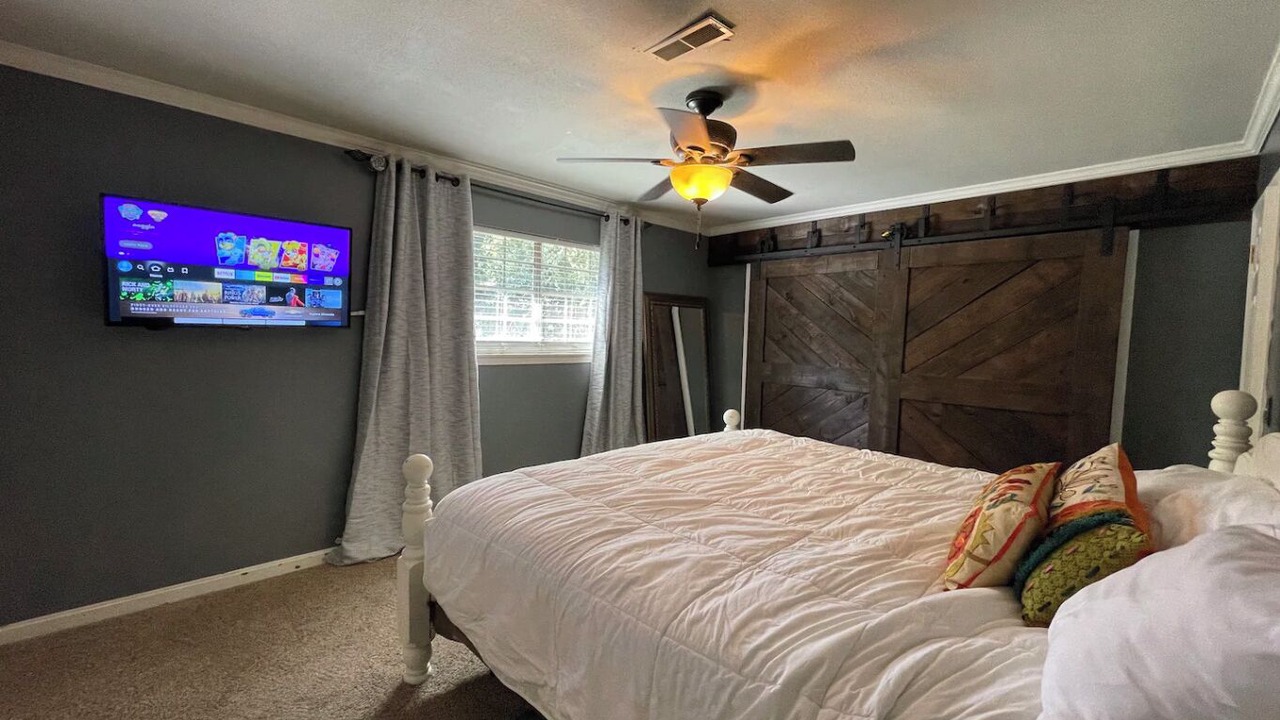 Photo of Bedroom in Northport