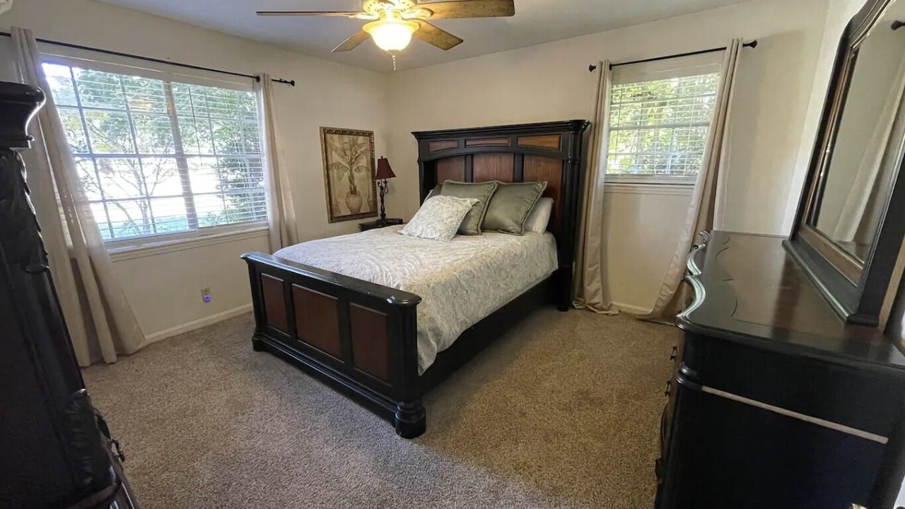 Photo of Bedroom in Northport