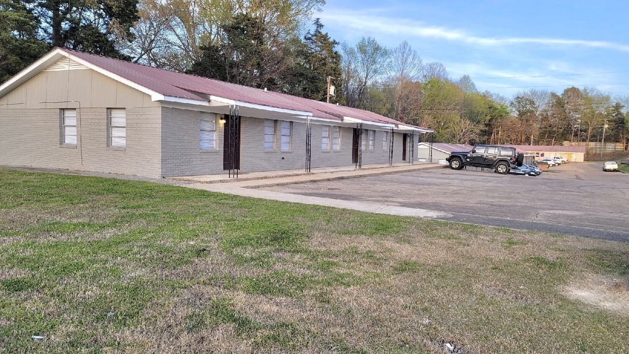Photo of Outdoor in Starkville