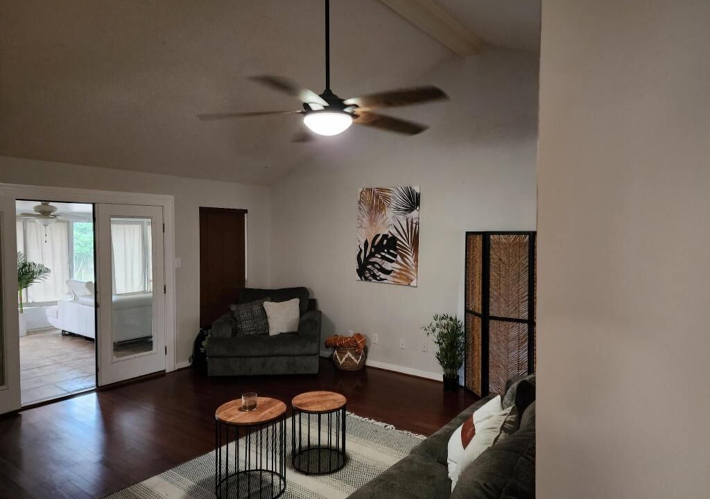 Photo of Livingroom in Baker