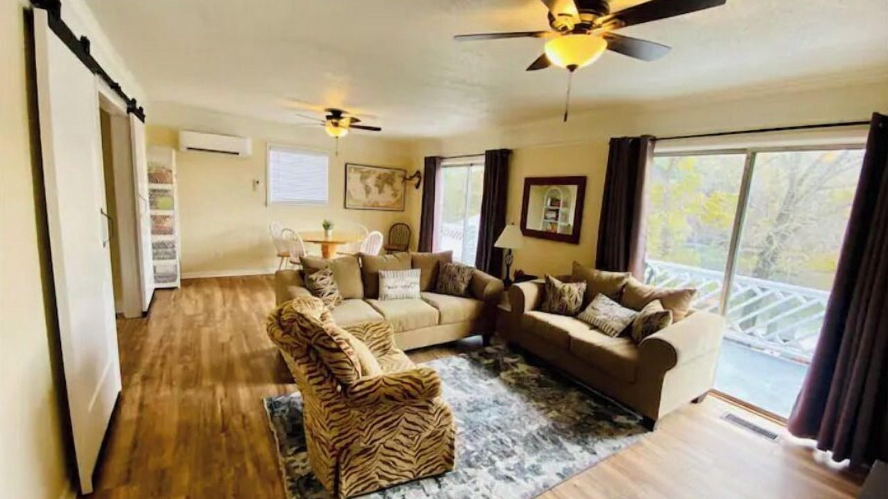Photo of Livingroom in Cook Springs