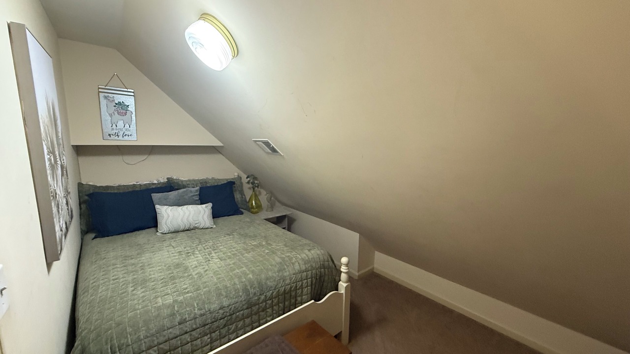 Photo of Bedroom in Northport
