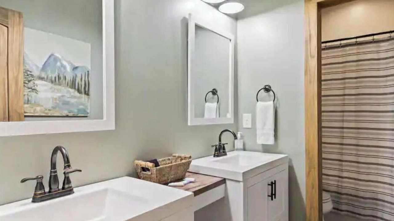 Photo of Bathroom in Dadeville