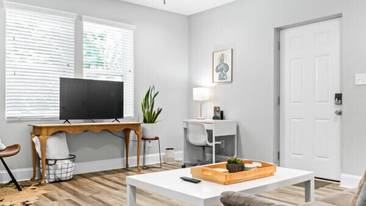 Photo of Livingroom in Hapeville