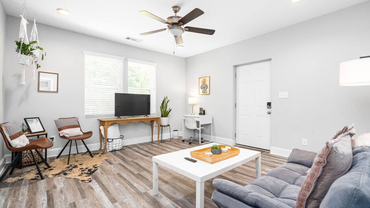Photo of Livingroom in Hapeville