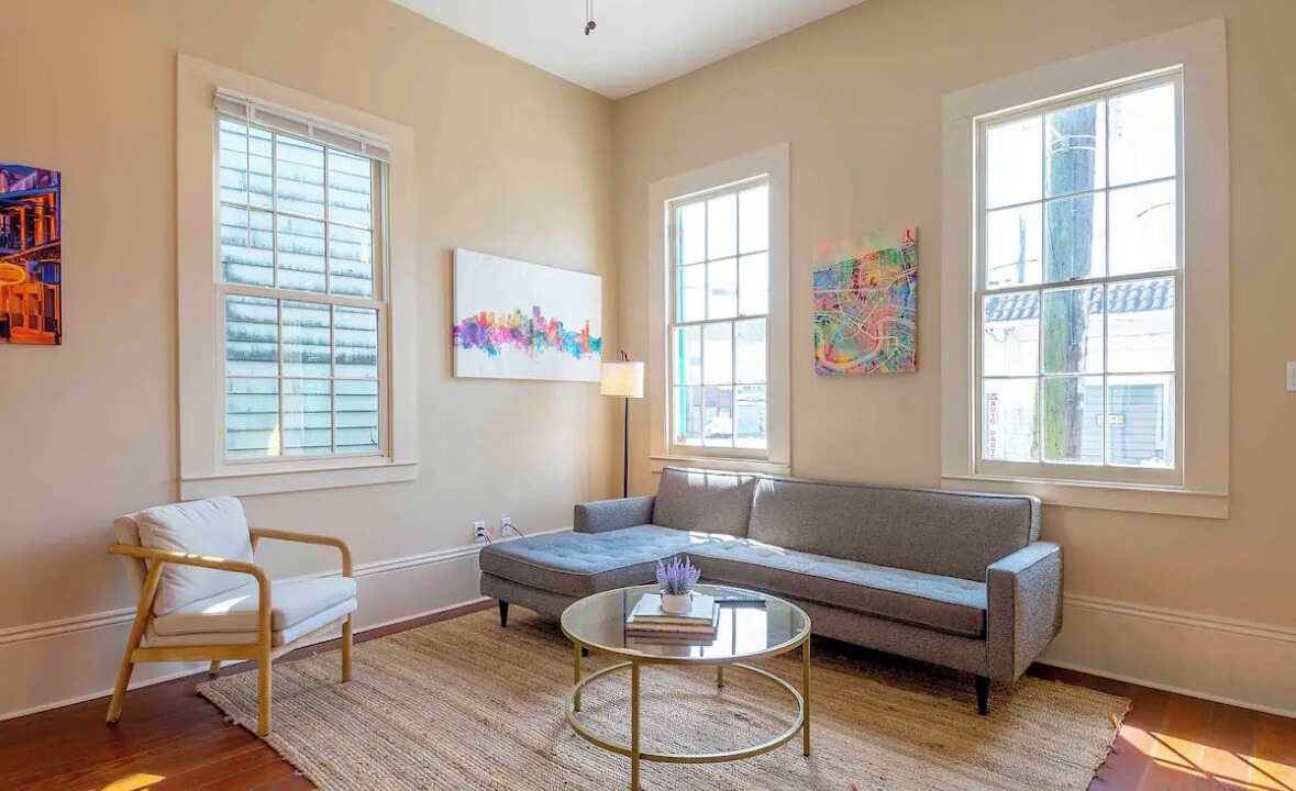 Photo of Livingroom in Seventh Ward
