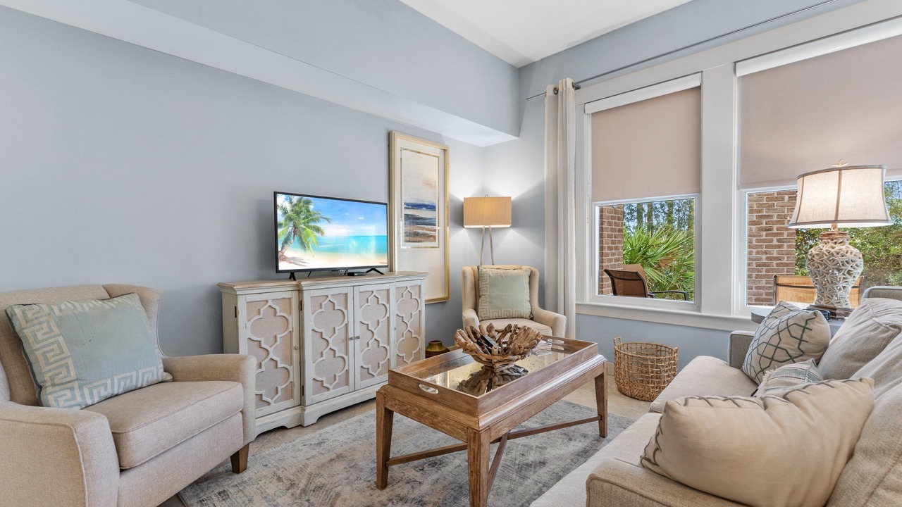 Photo of Livingroom in Baytowne Wharf