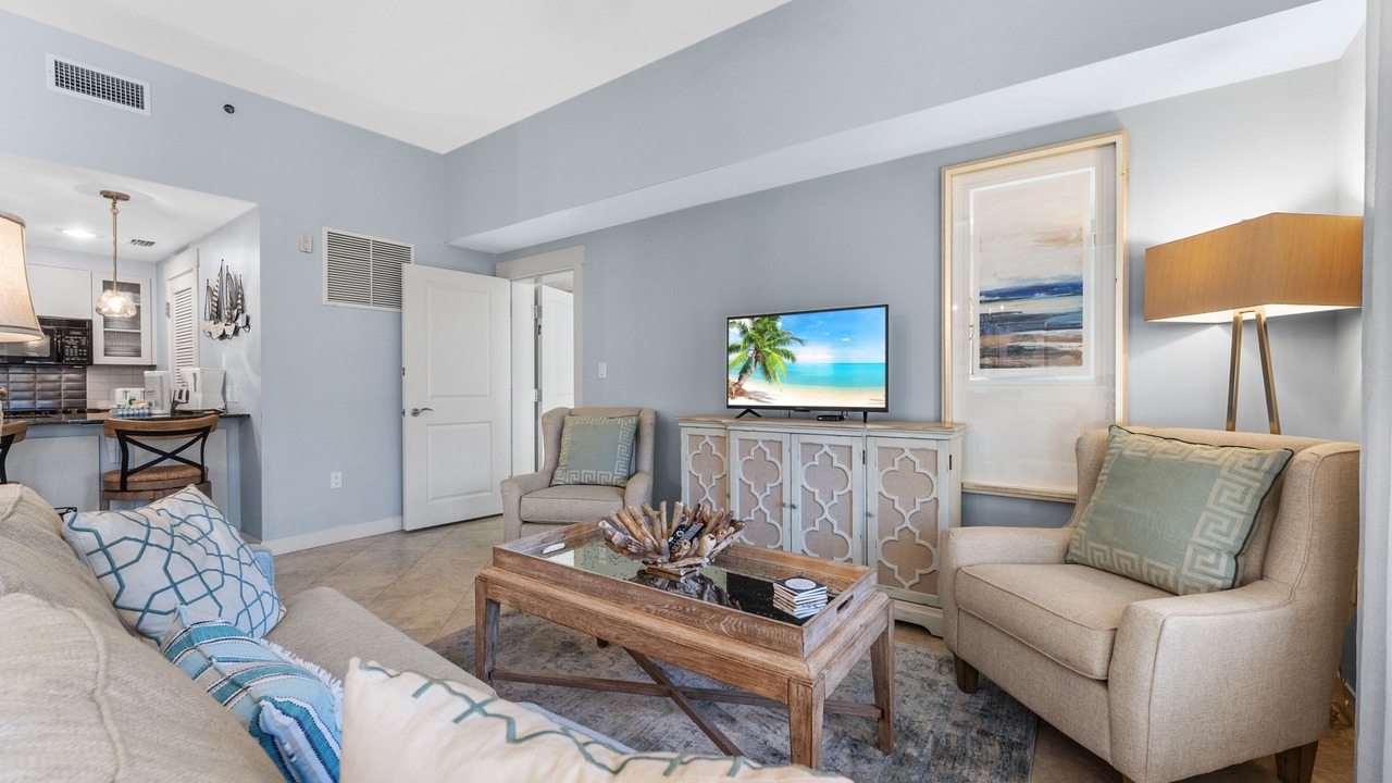 Photo of Livingroom in Baytowne Wharf