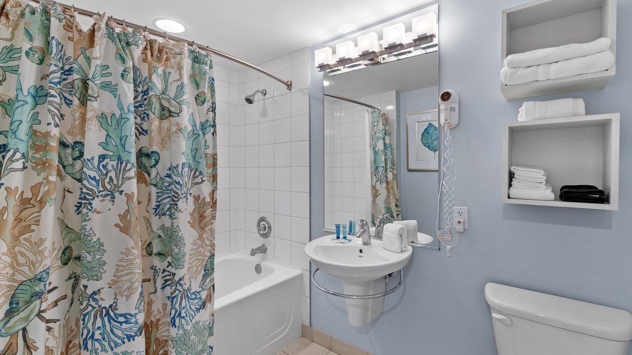 Photo of Bathroom in Baytowne Wharf