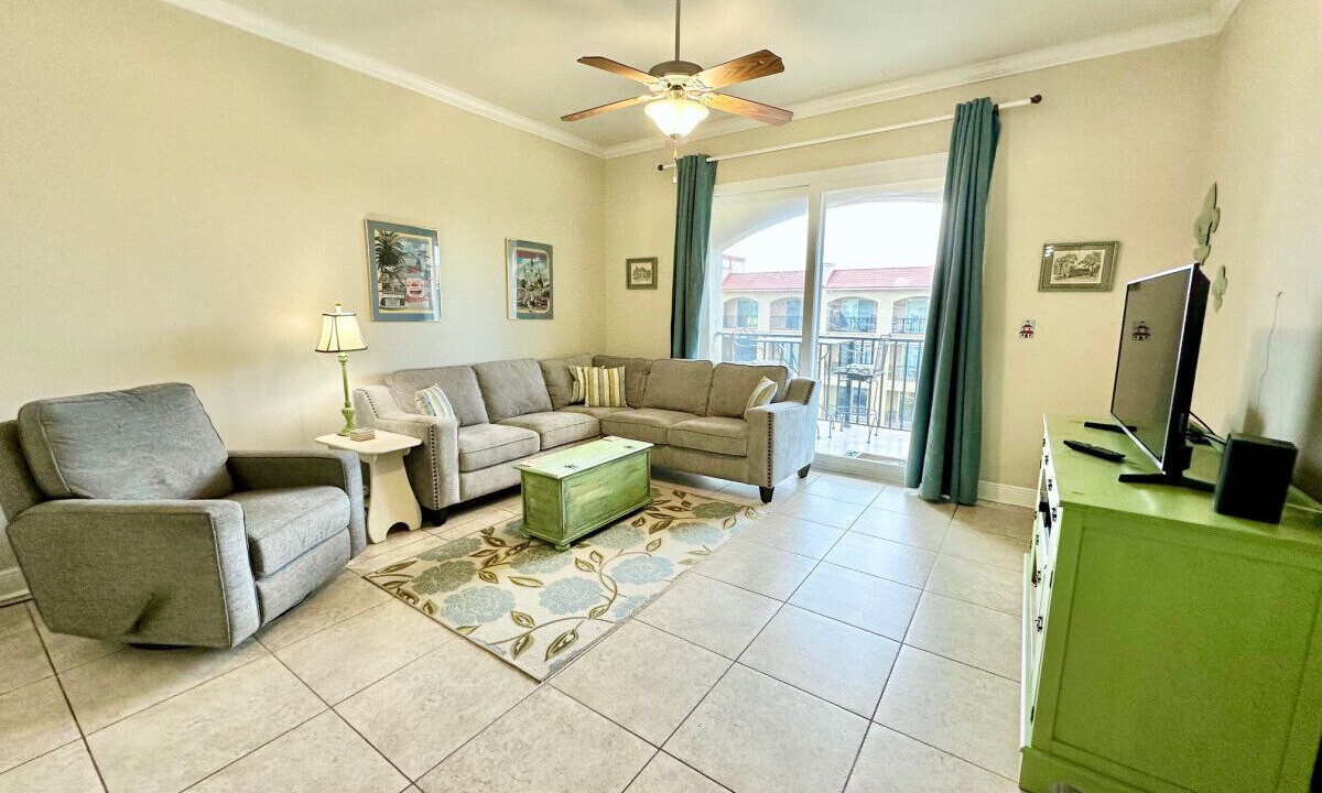 Photo of Livingroom in Henderson Point