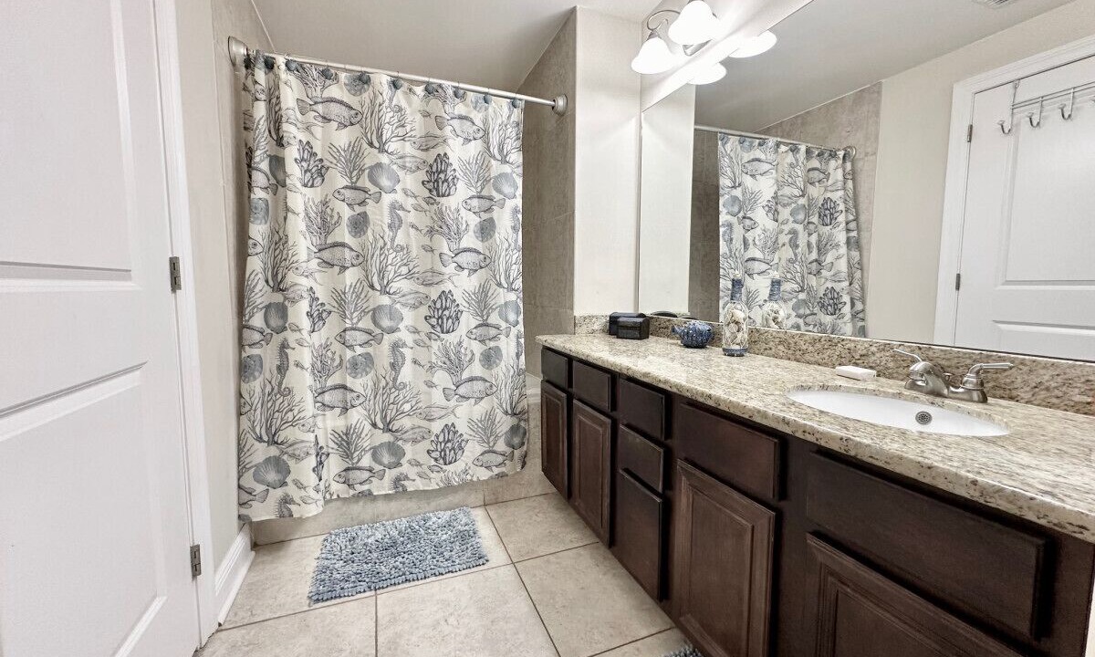Photo of Bathroom in Henderson Point