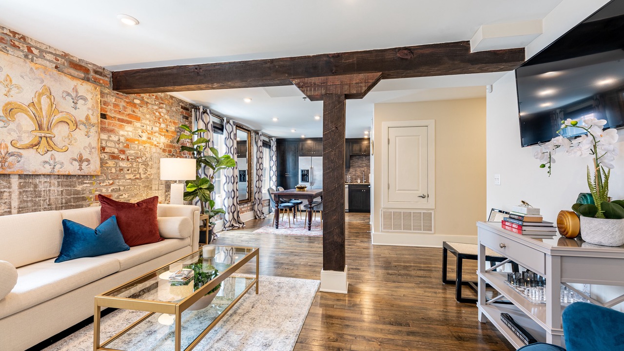 Photo of Livingroom in French Quarter