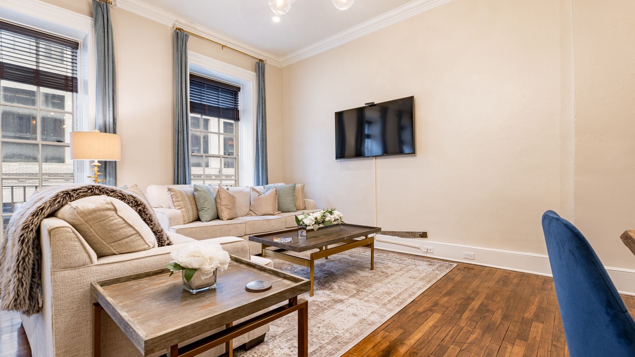 Photo of Livingroom in French Quarter