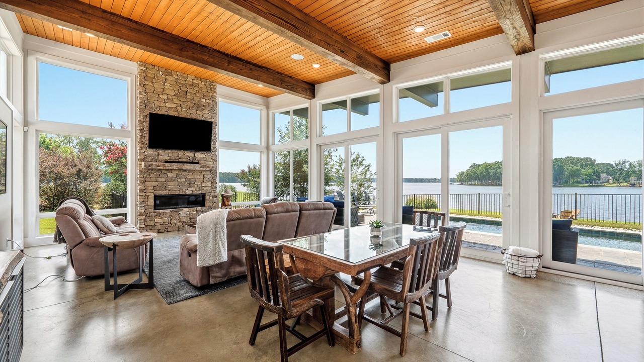 Photo of Livingroom in Eatonton