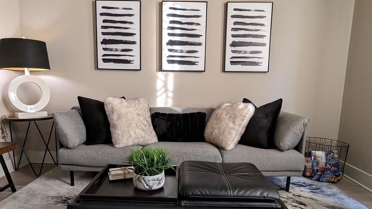 Photo of Livingroom in Downtown Decatur