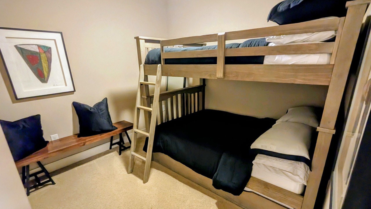 Photo of Bedroom in Downtown Decatur