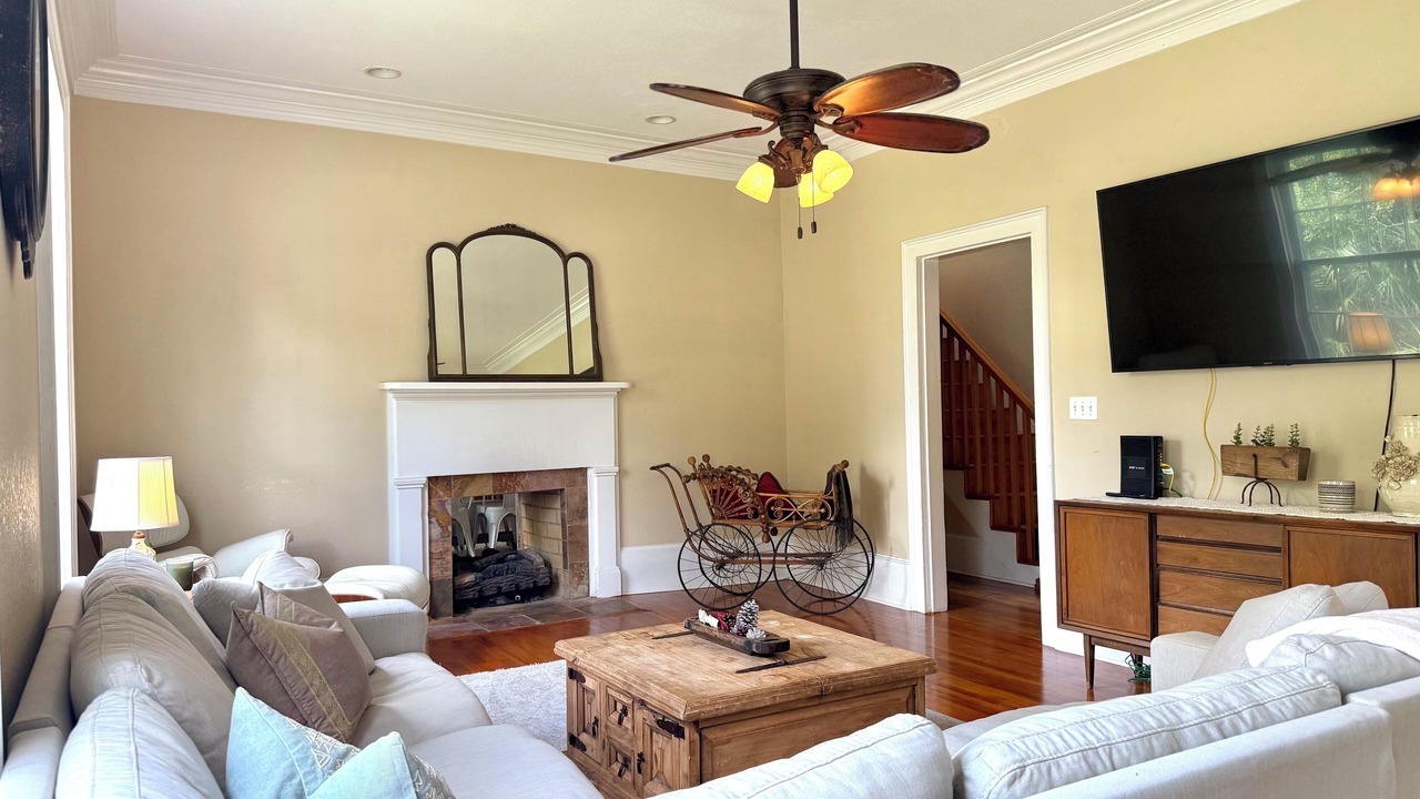 Photo of Livingroom in Milton