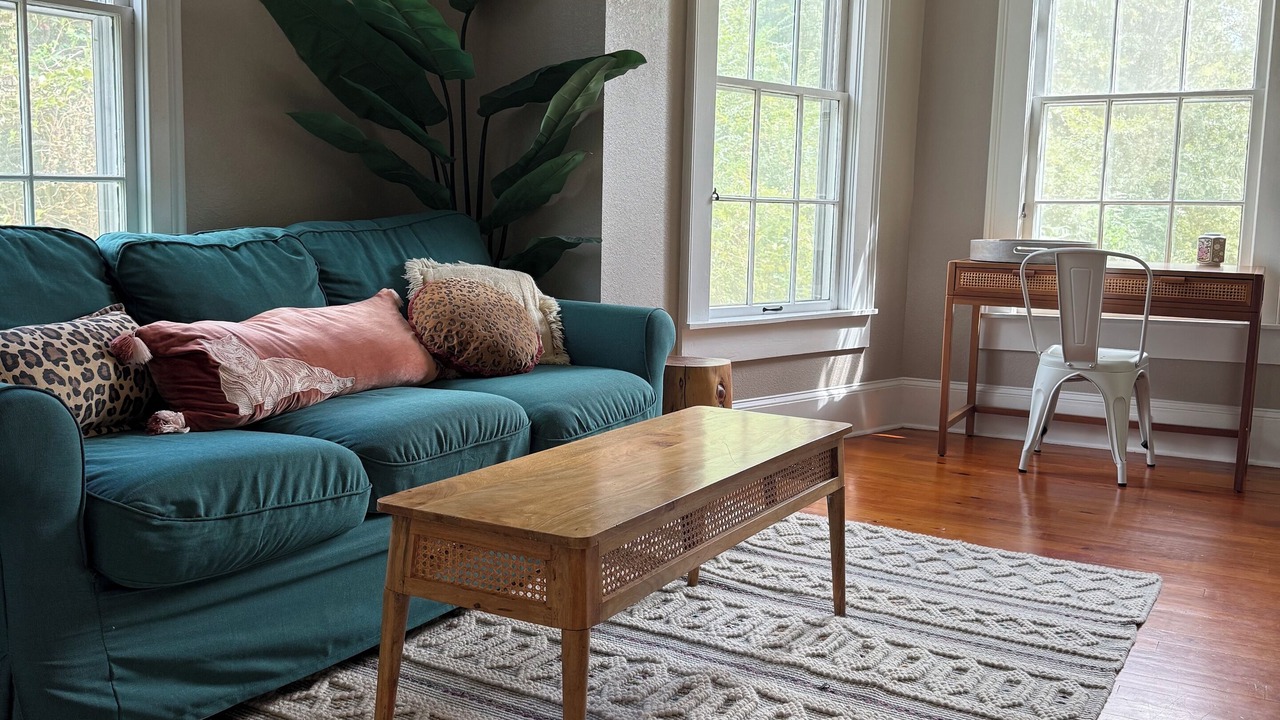 Photo of Livingroom in Milton