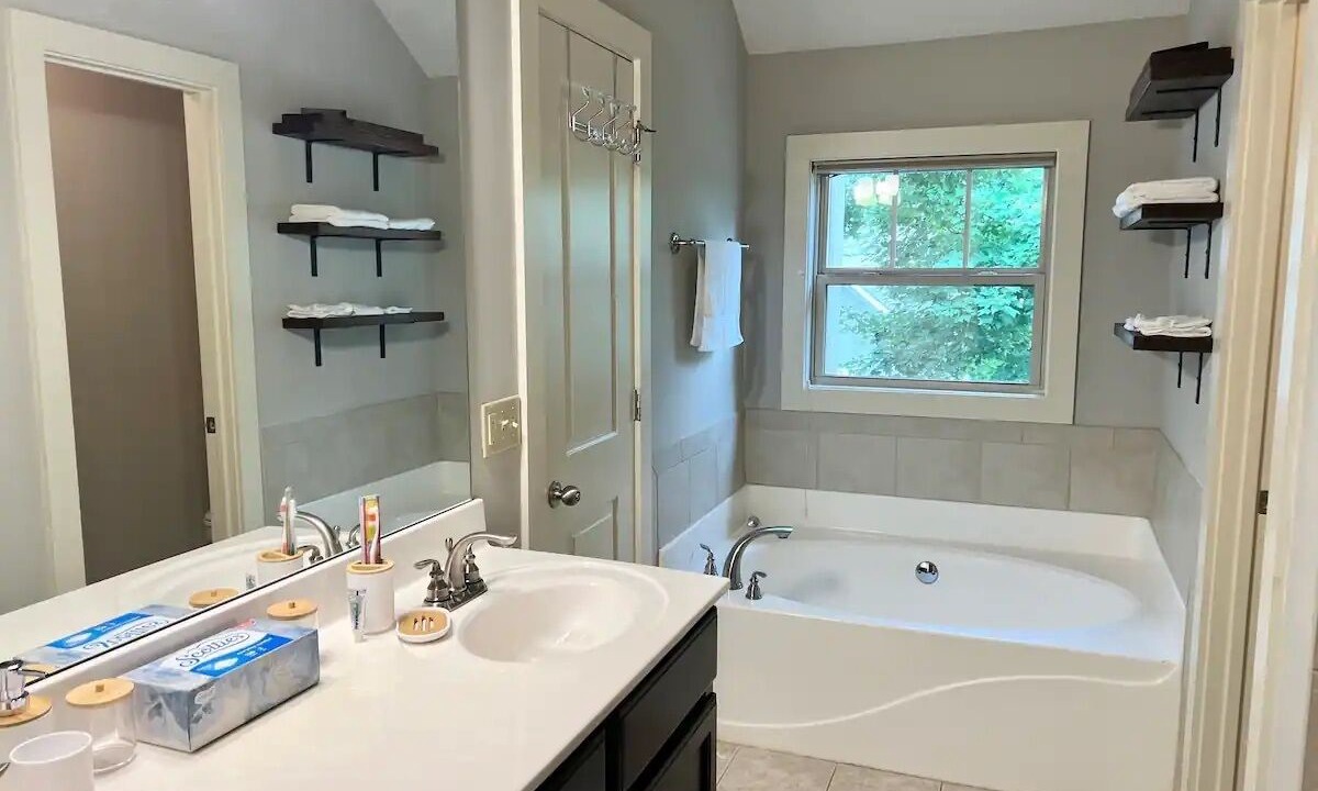 Photo of Bathroom in East Side