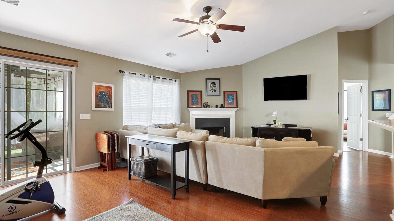 Photo of Livingroom in Pooler