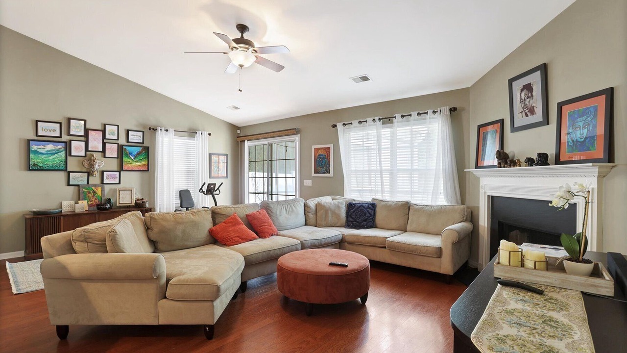 Photo of Livingroom in Pooler