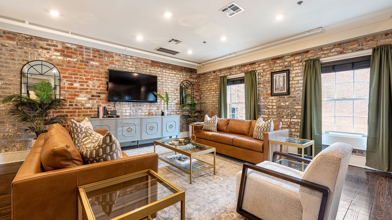 Photo of Livingroom in French Quarter
