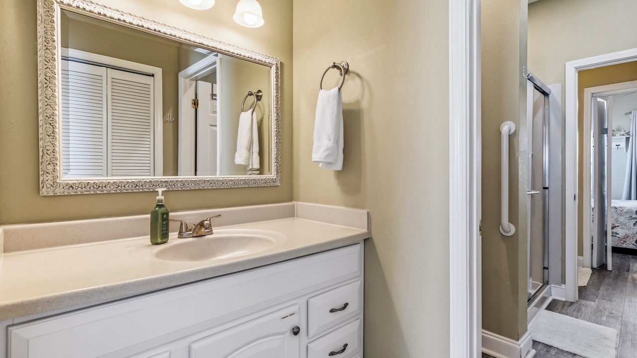 Photo of Bathroom in Dauphin Island