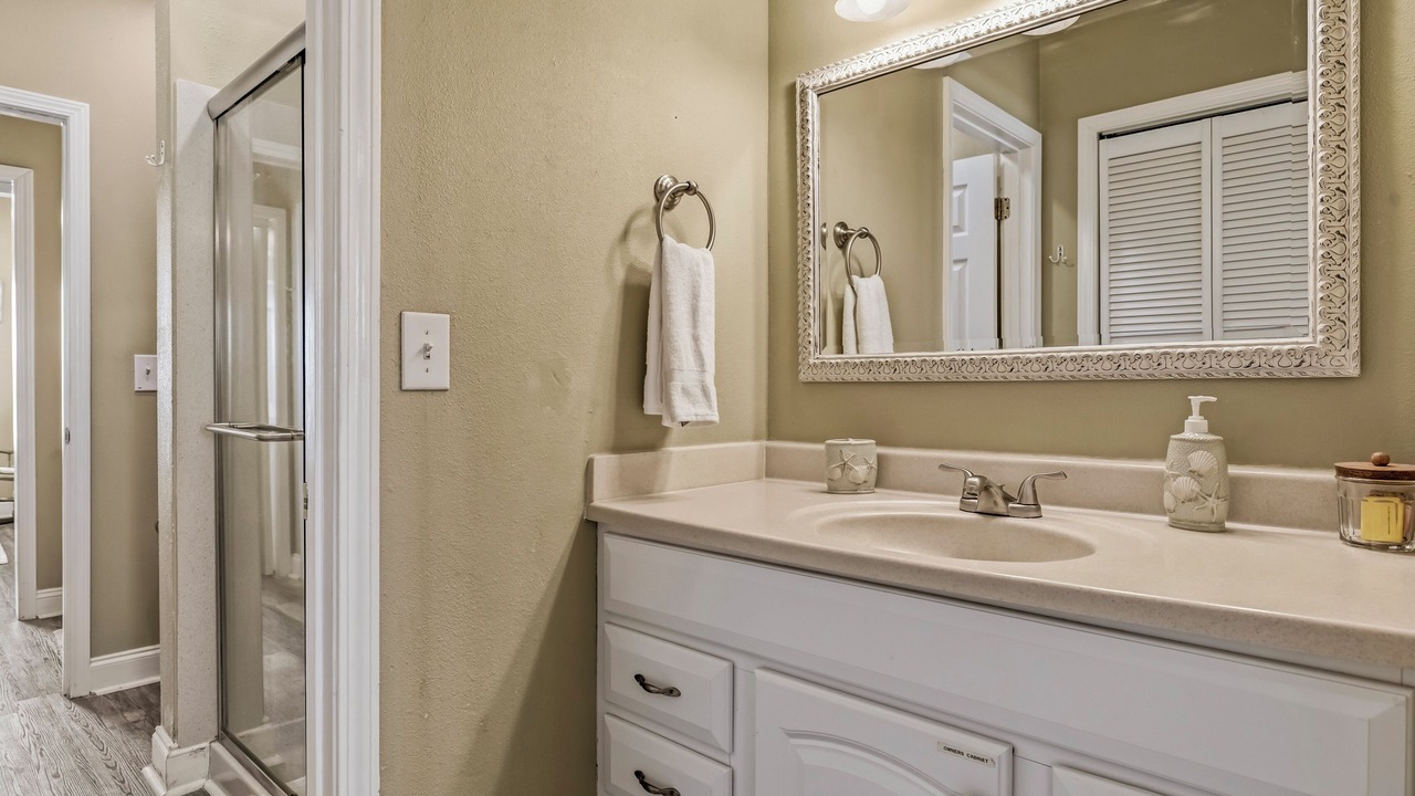 Photo of Bathroom in Dauphin Island